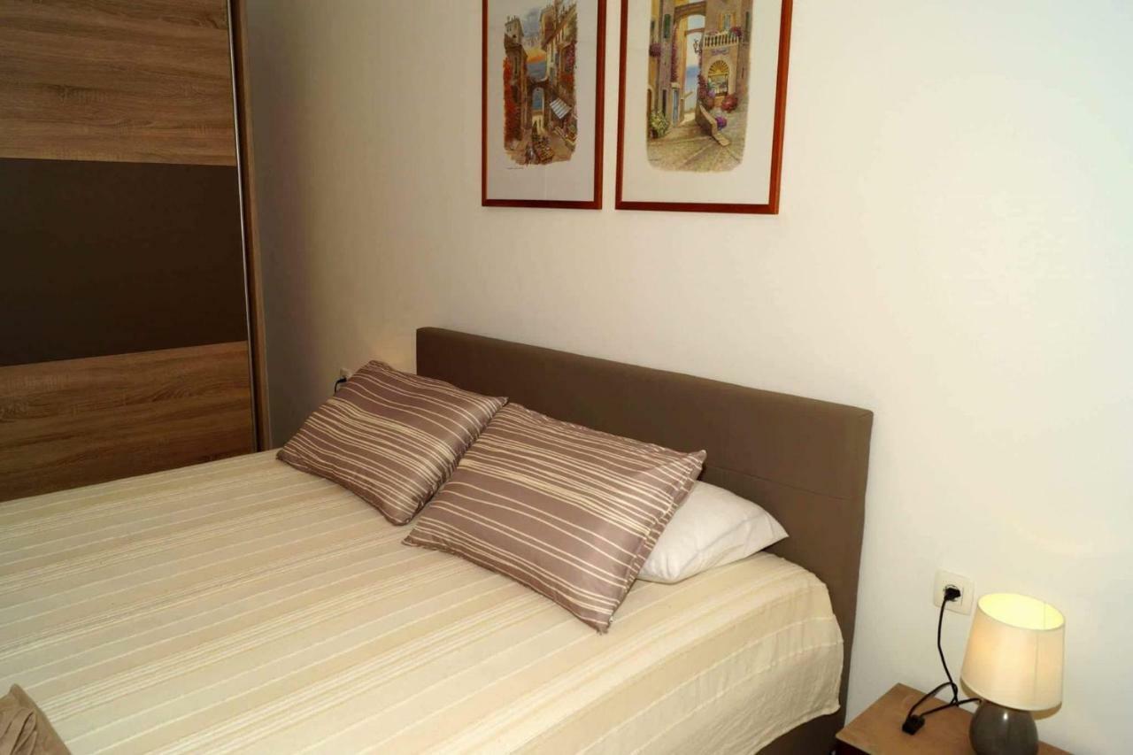 Апартаменты Apartman Eric Пула Экстерьер фото