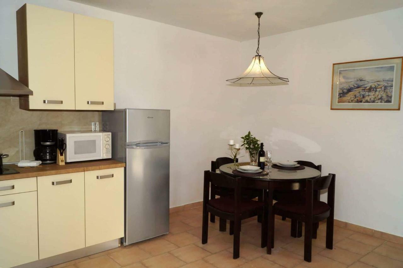 Апартаменты Apartman Eric Пула Экстерьер фото
