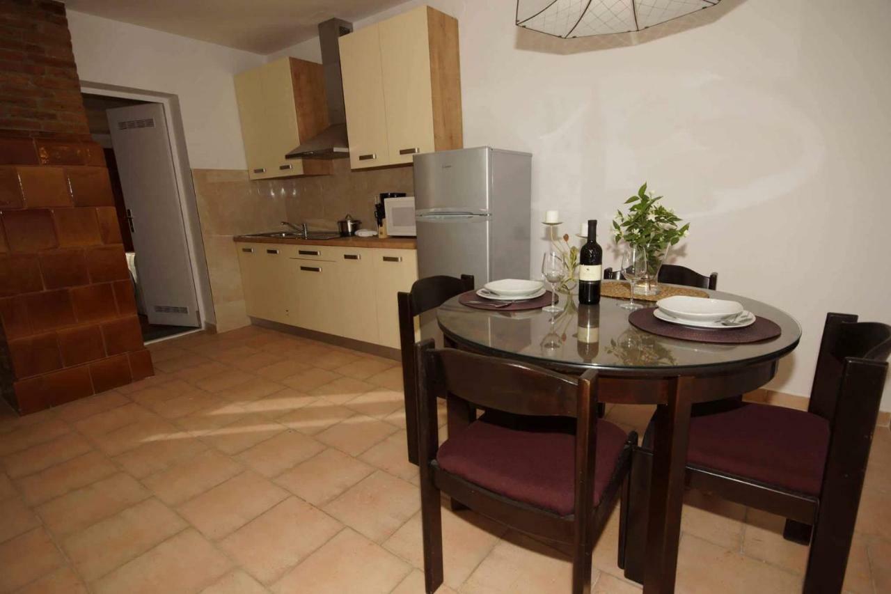 Апартаменты Apartman Eric Пула Экстерьер фото